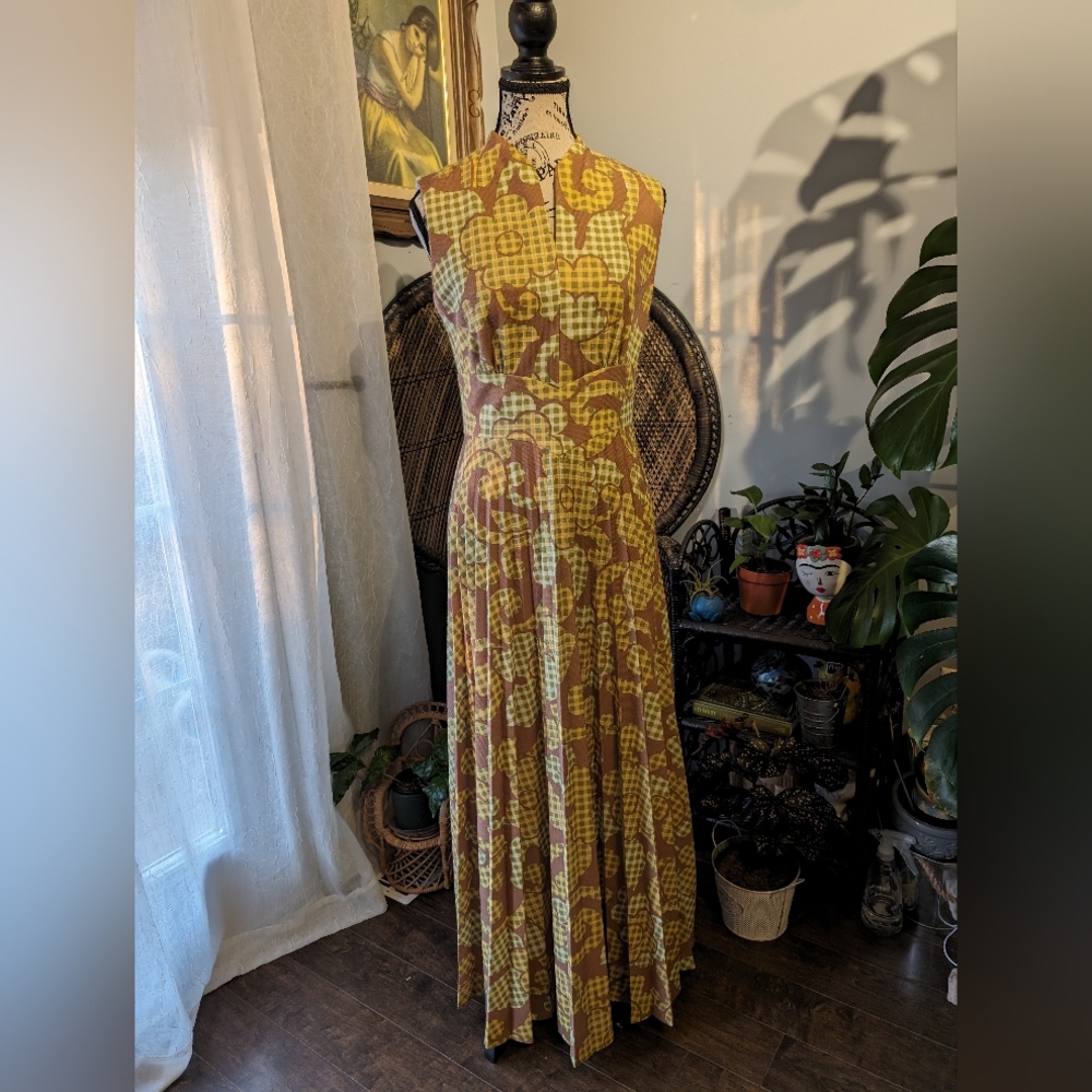 *HOST PICK* 1970s Vintage Union-Made Maxi Dress